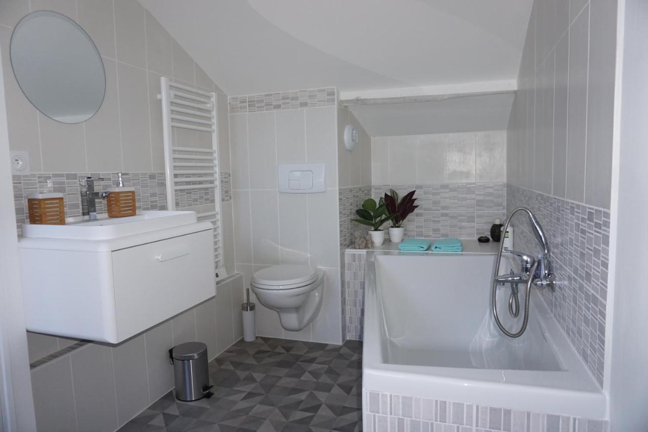 Appart Cosy 4 Personnes Avec Terrasse 永河畔拉罗什 外观 照片